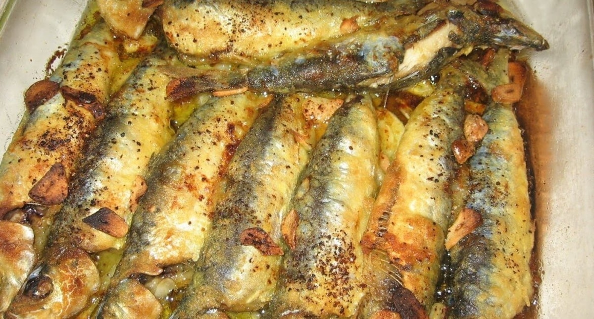 Tabuleiro de sardinhas assadas no forno
