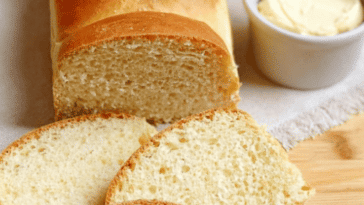 Pão caseiro delicioso crocante por fora macio por dentro