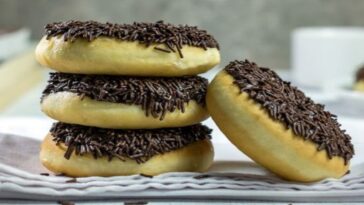 donuts americano com massa fofinha e cobertura saborosa