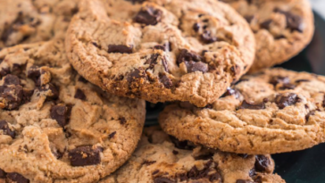 Cookies com gotas de chocolate como o do subway uma delícia