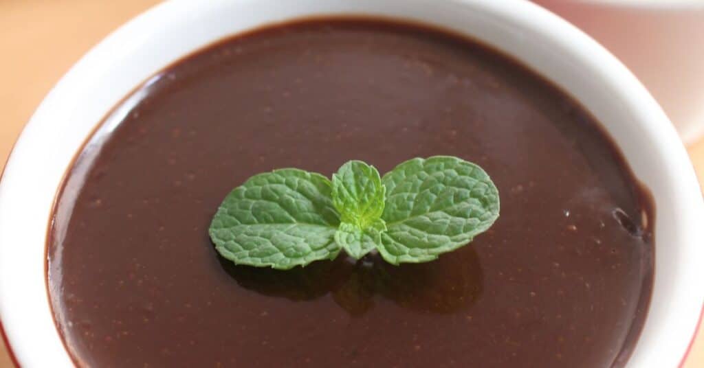Mousse de Chocolate prático e delicioso faça hoje