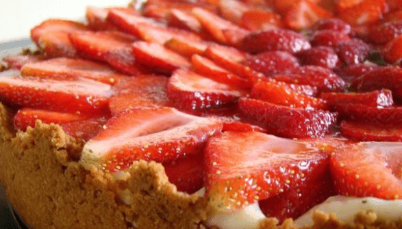 Torta de morango com maizena veja agora como fazer essa delícia