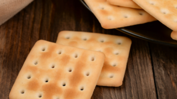 Biscoito cracker super simples veja como fazer