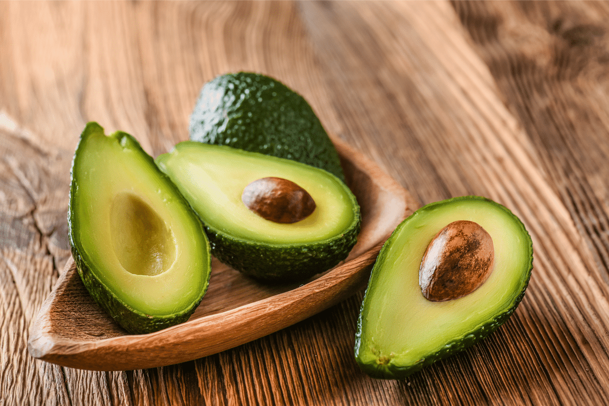 Benefícios de incluir o abacate na dieta: Tudo o que você precisa saber