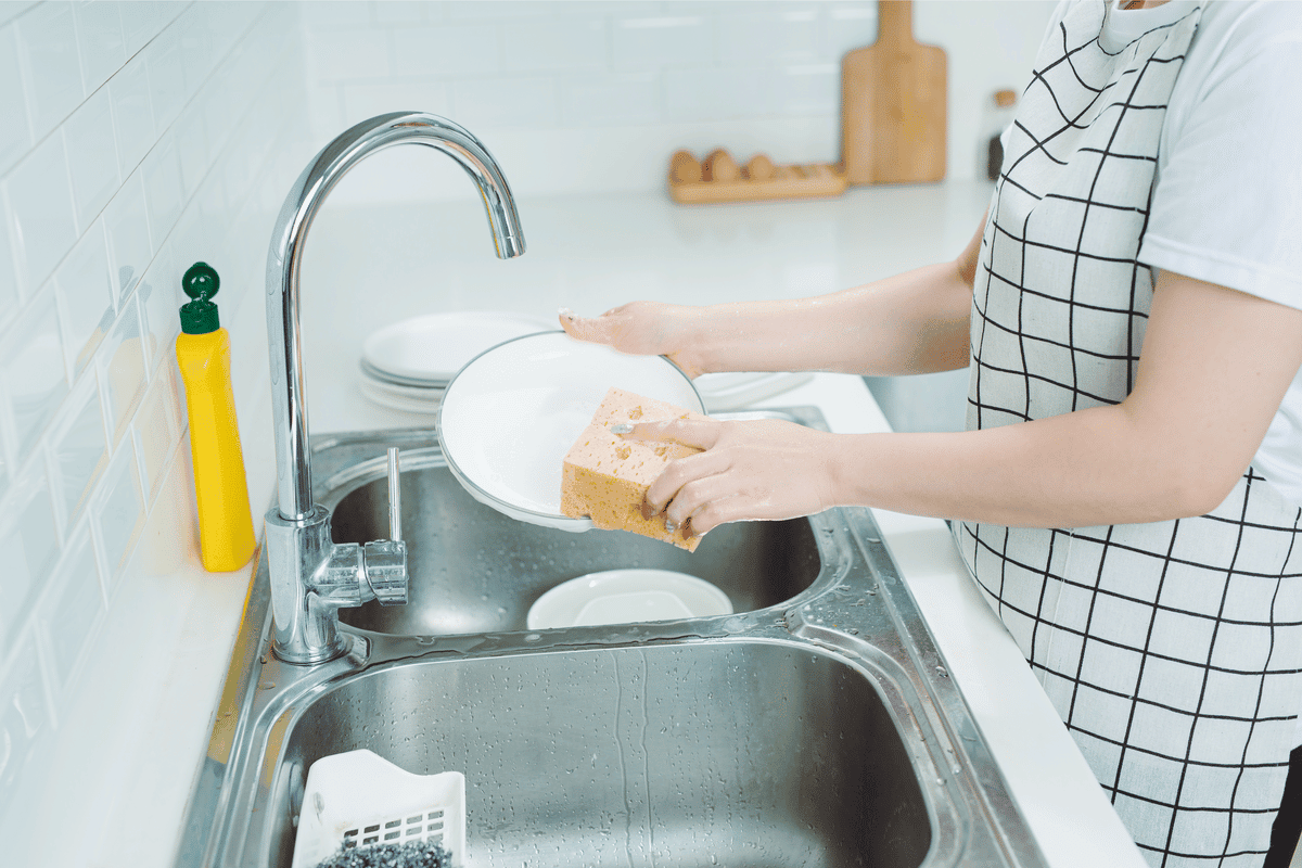 Como limpar e guardar os pratos