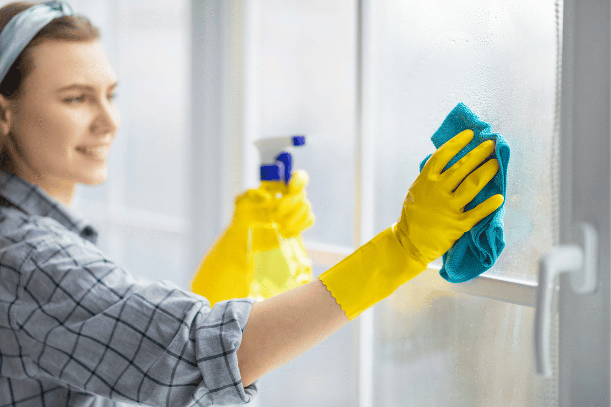 Confira 6 coisas que não se deve limpar com o limpa-vidros
