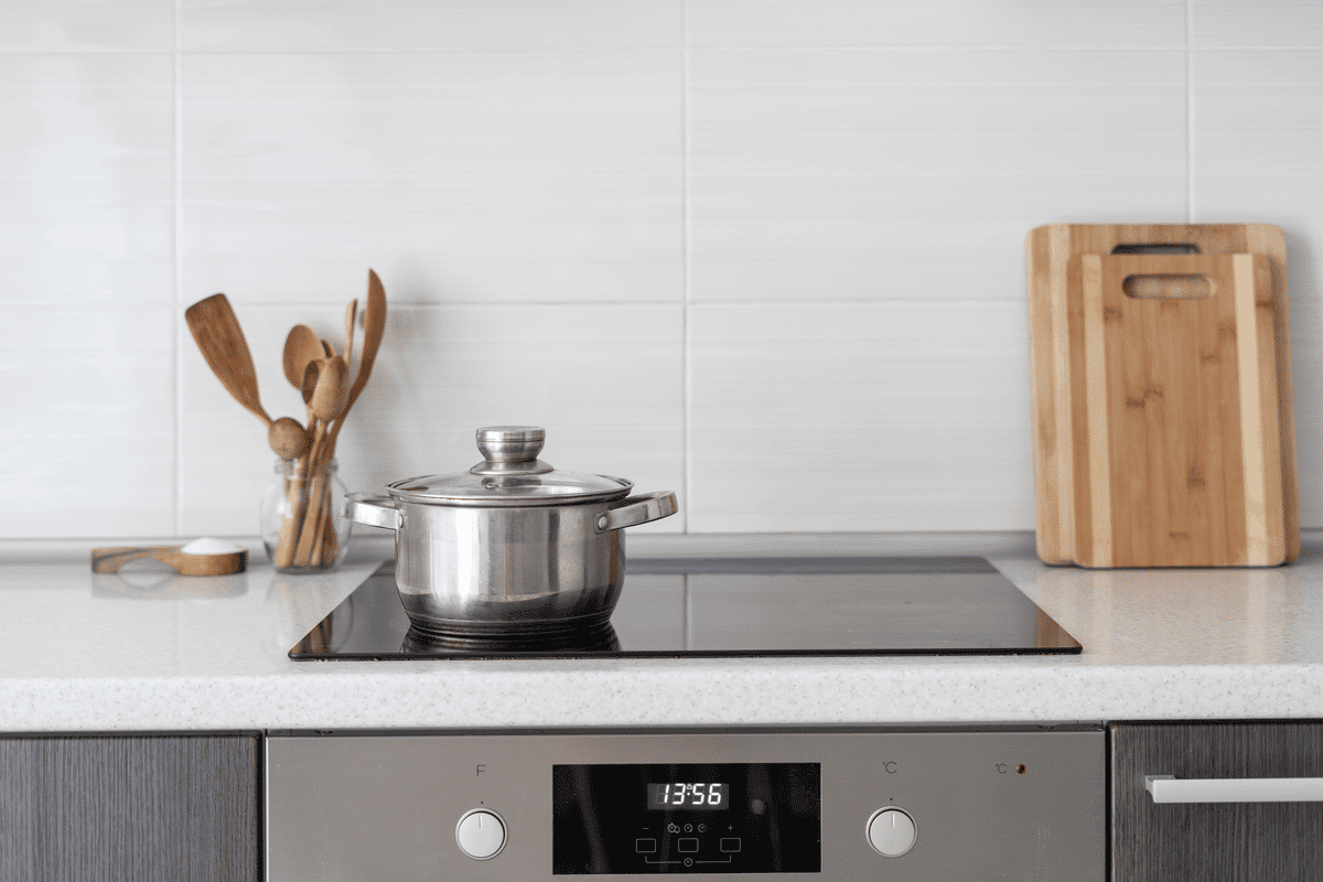 Como limpar o fogão por indução sem danificar