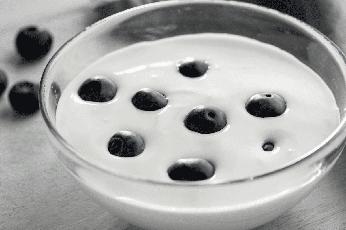 Saiba como fazer iogurte de uva especial