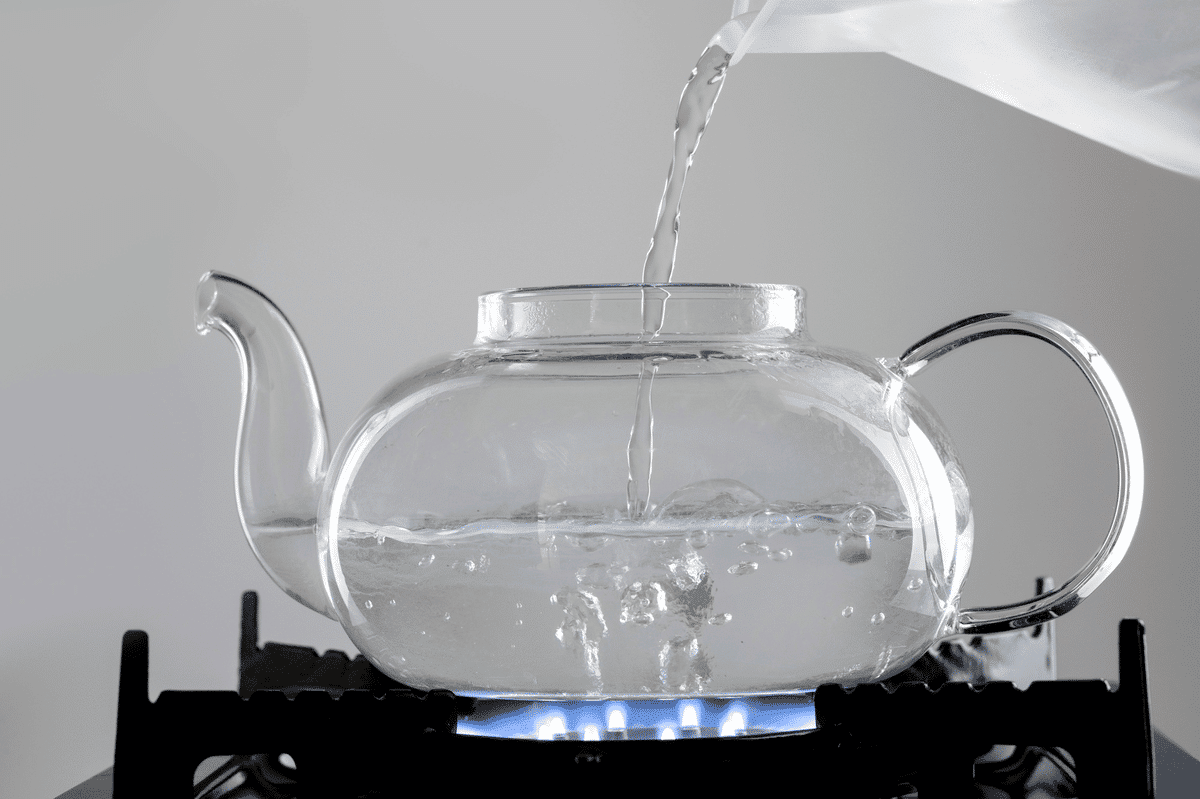 Como não derramar água fervendo no fogão