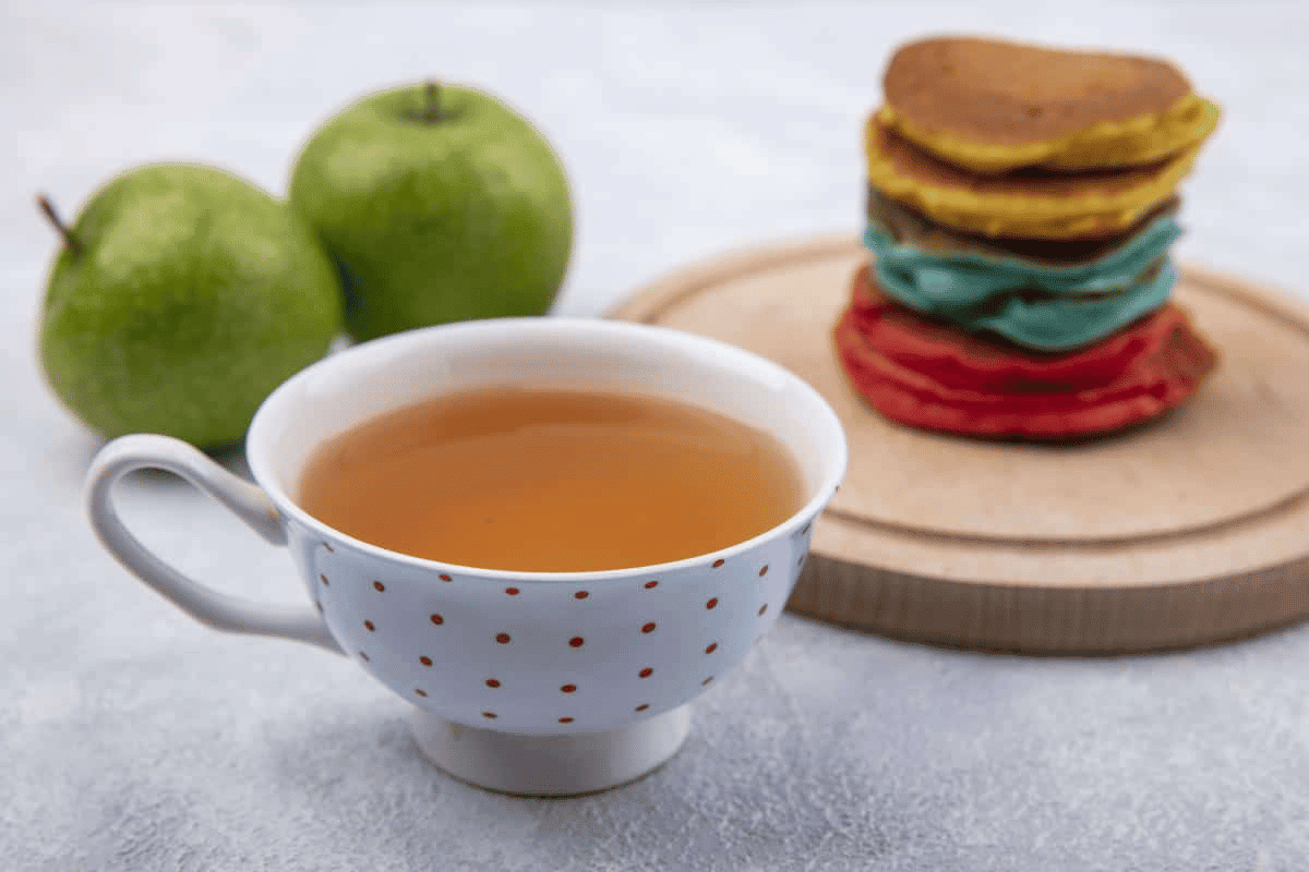 Chá verde com maçã e gengibre